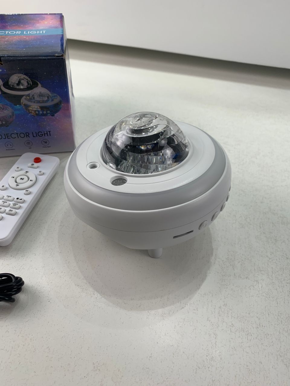 Enceinte Bluetooth et projecteur de galaxie 2-en-1 effet nébuleuse