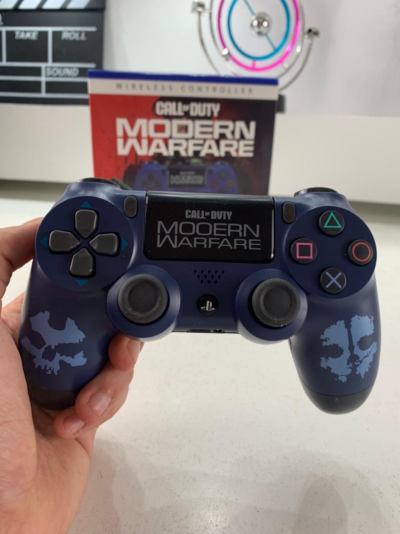 وحدة تحكم سوني دوال شوك لاسلكية لجهاز PS4، نسخة مودرن وارفير (نسخة مقلدة)