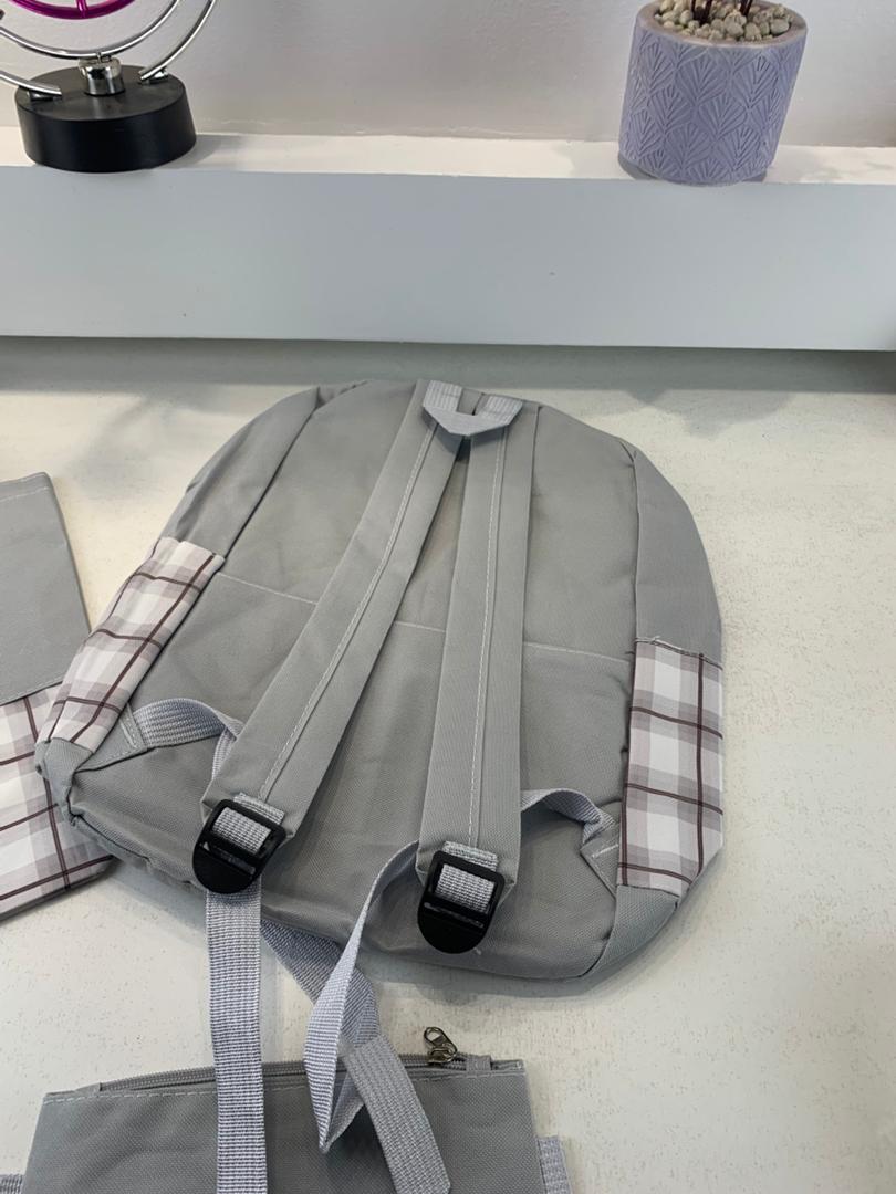 Ensemble de sacs d’école Kawai pour adolescents 4Pcs CLBD V4 Gris – محفظة 4 قطع كاواي رمادي