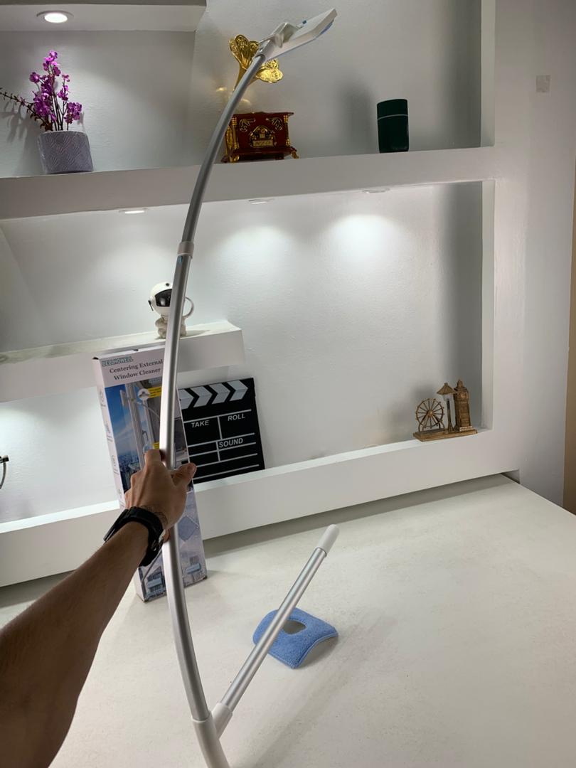Telescopic handle window cleaning tool