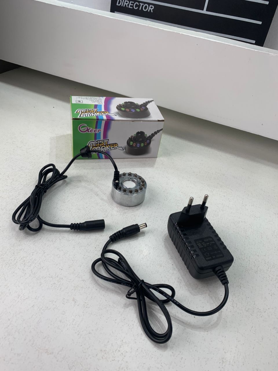 Ultrasonic fountain mist maker with 12 LEDs