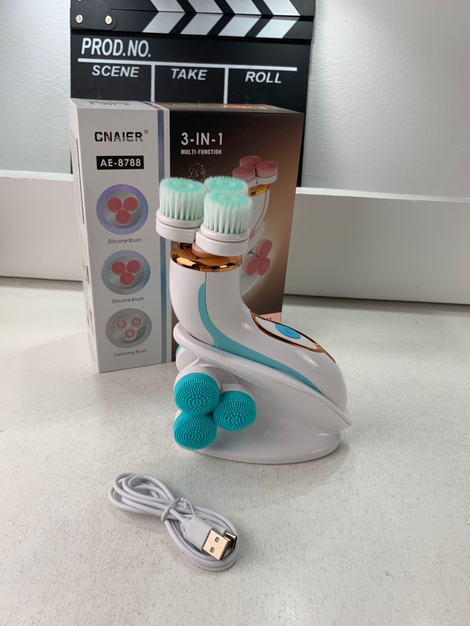 Cnaier AE-8788 Electric Facial Cleansing Brush, 3 Rotating Heads, USB