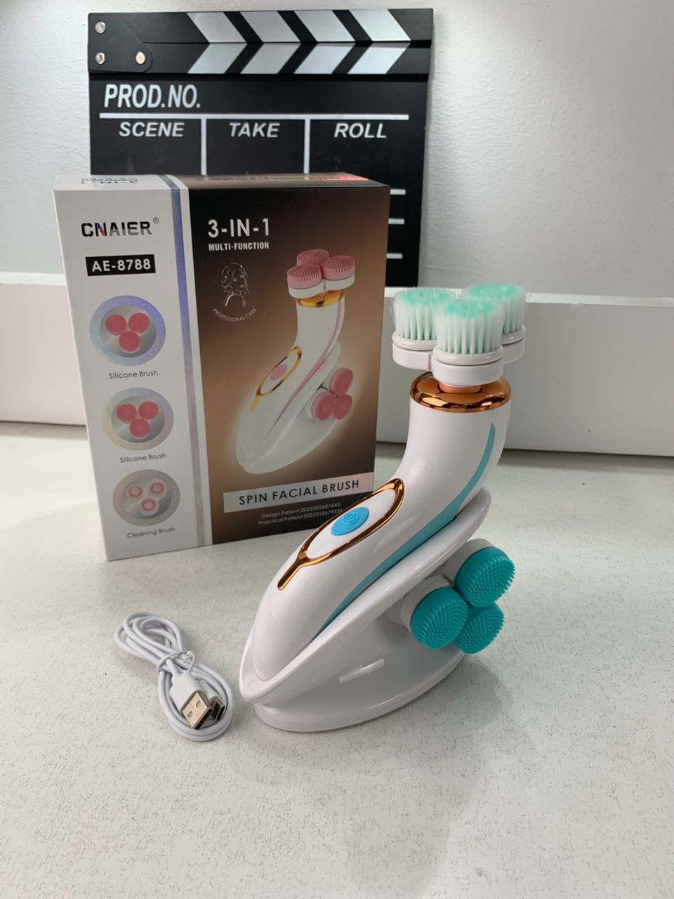 Cnaier AE-8788 Electric Facial Cleansing Brush, 3 Rotating Heads, USB