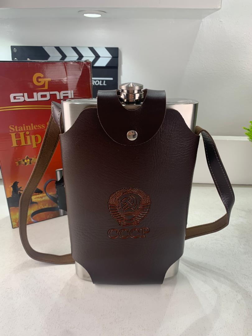 Flasque portable en acier inoxydable 18/8 1800ml avec étui en cuir