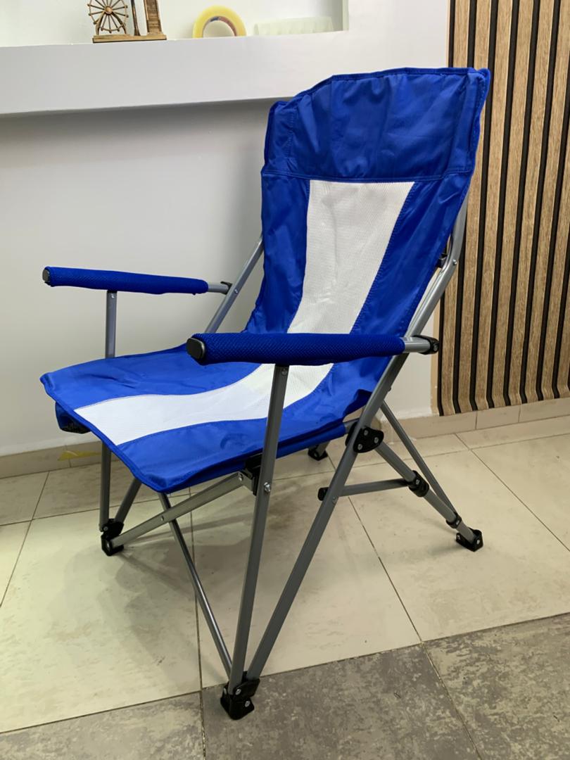 Foldable camping chair with cup holder