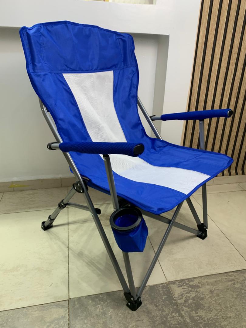 Foldable camping chair with cup holder