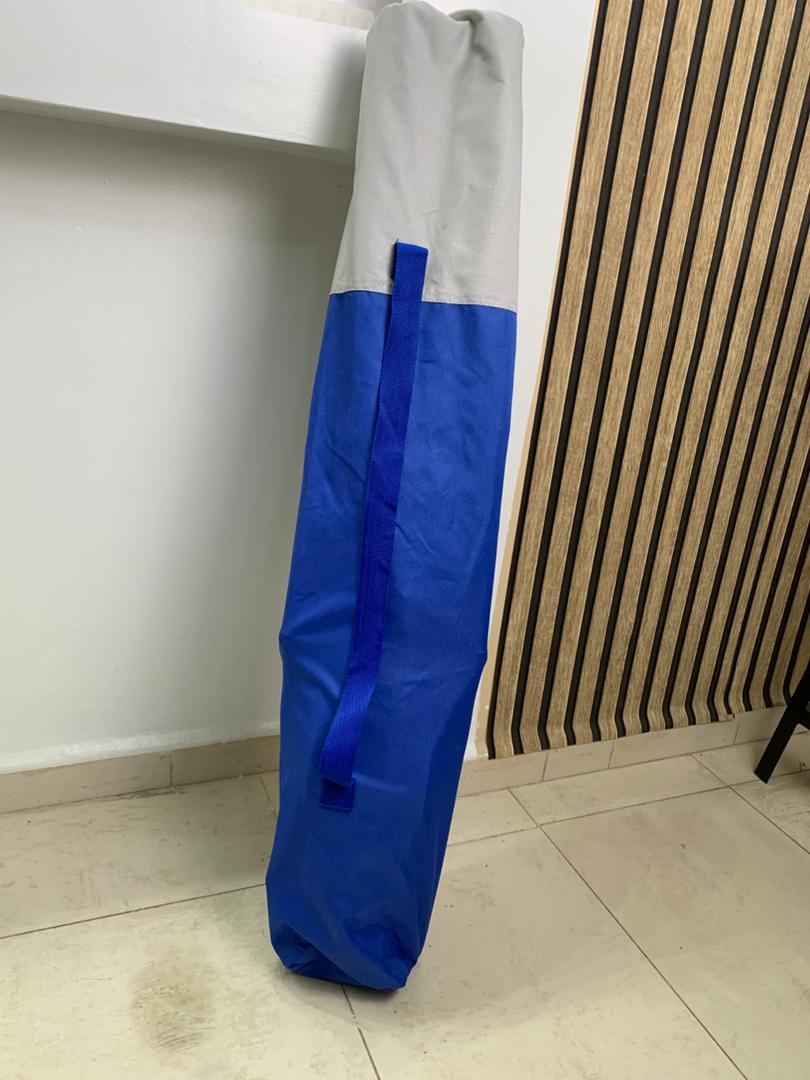 Foldable camping chair with cup holder