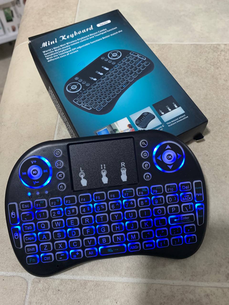Wireless keyboard and touchpad with tricolor backlight and multimedia control