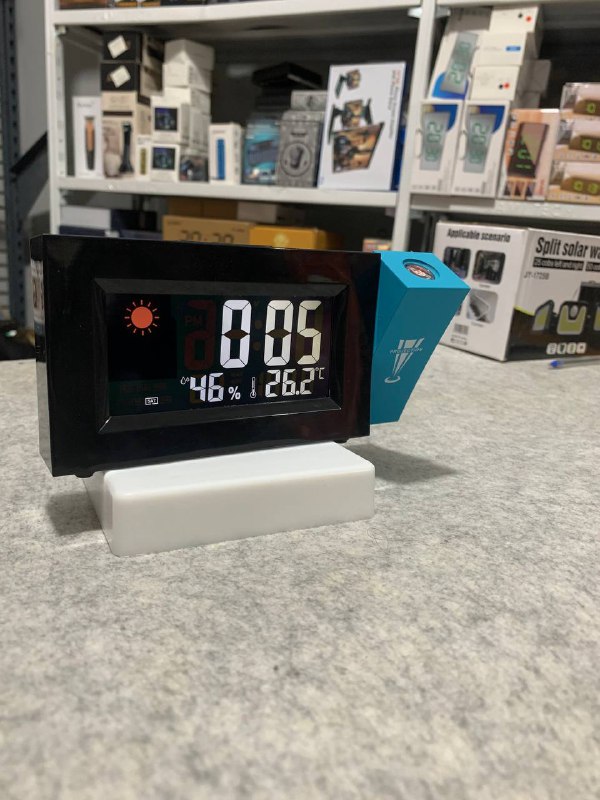 Digital projection alarm clock with snooze, adjustable angle and backlight